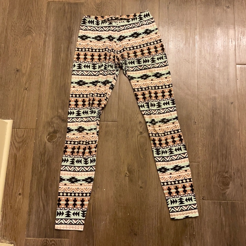 Frosty blue tribal print leggings in size S
